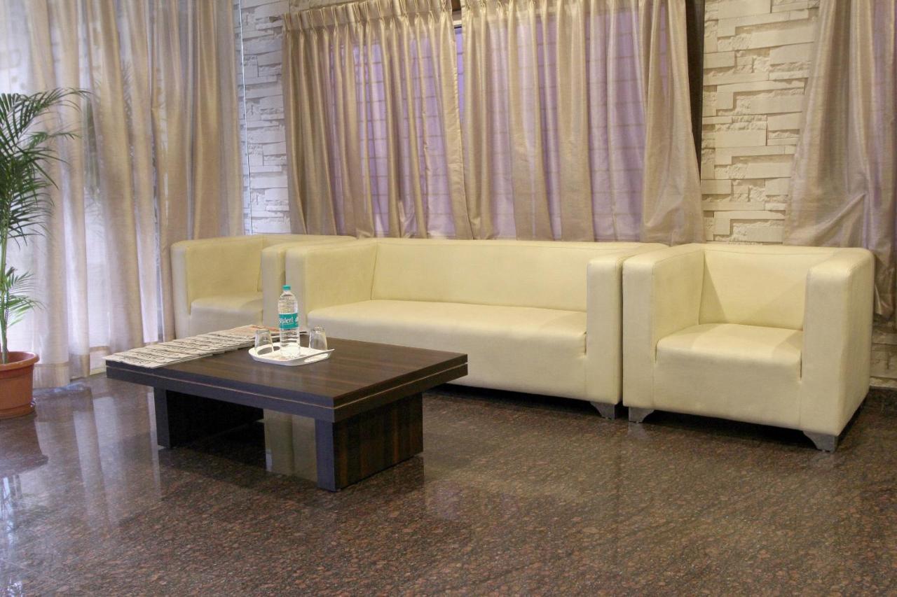 Capital O 70534 Habitat Suites And Rooms Bangalore Extérieur photo