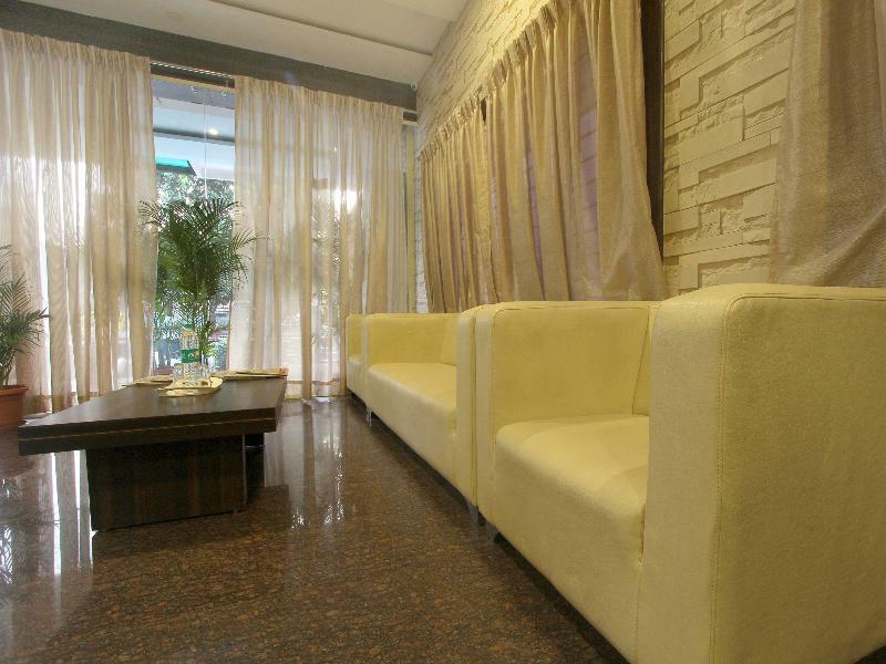 Capital O 70534 Habitat Suites And Rooms Bangalore Extérieur photo